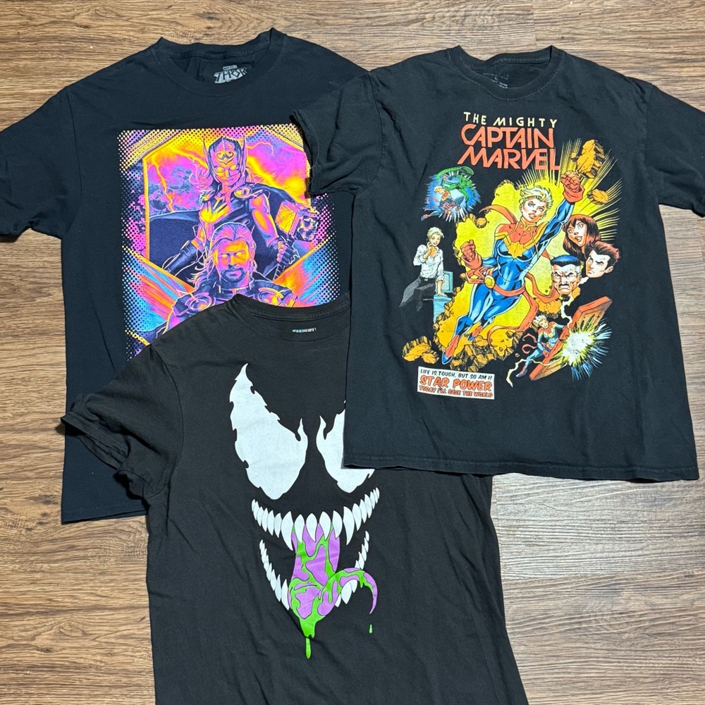 Marvel T-Shirt Bundle (M)‎ – Thor, Captain Marvel, Venom – Superhero Graphics